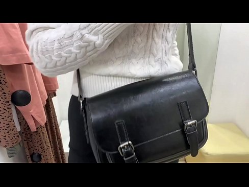 ❤️ Masturbasi publik dari jalang muda FeralBerry dengan dildo di kamar pas ️❌ Video porno pada kami id.hochu-sex-tomsk.ru